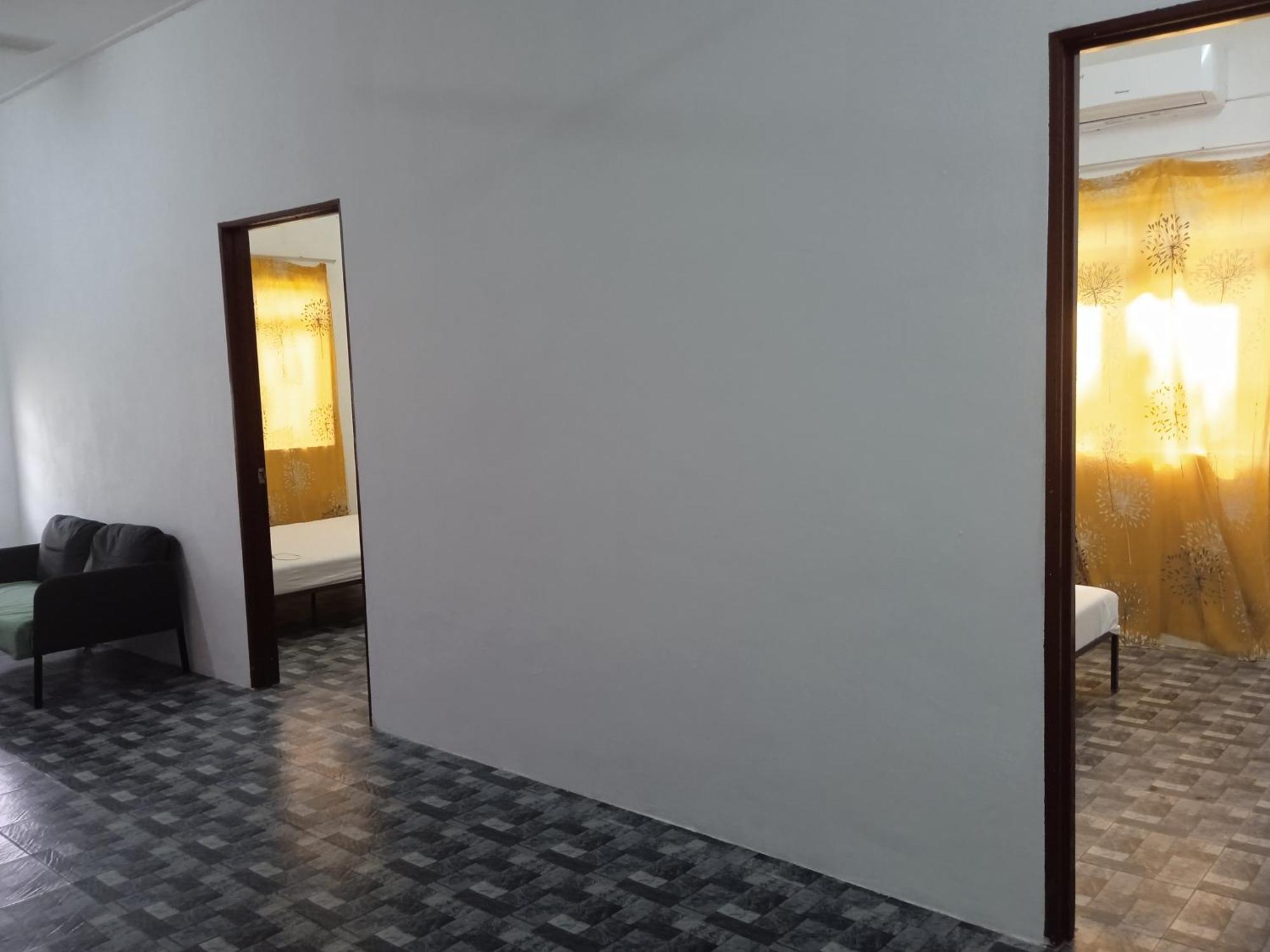 Homestay Idaman B B With 2 Room Aircond 2 Quen Bed And Not Sharing Room -Privacy Куала-Тренгану Экстерьер фото