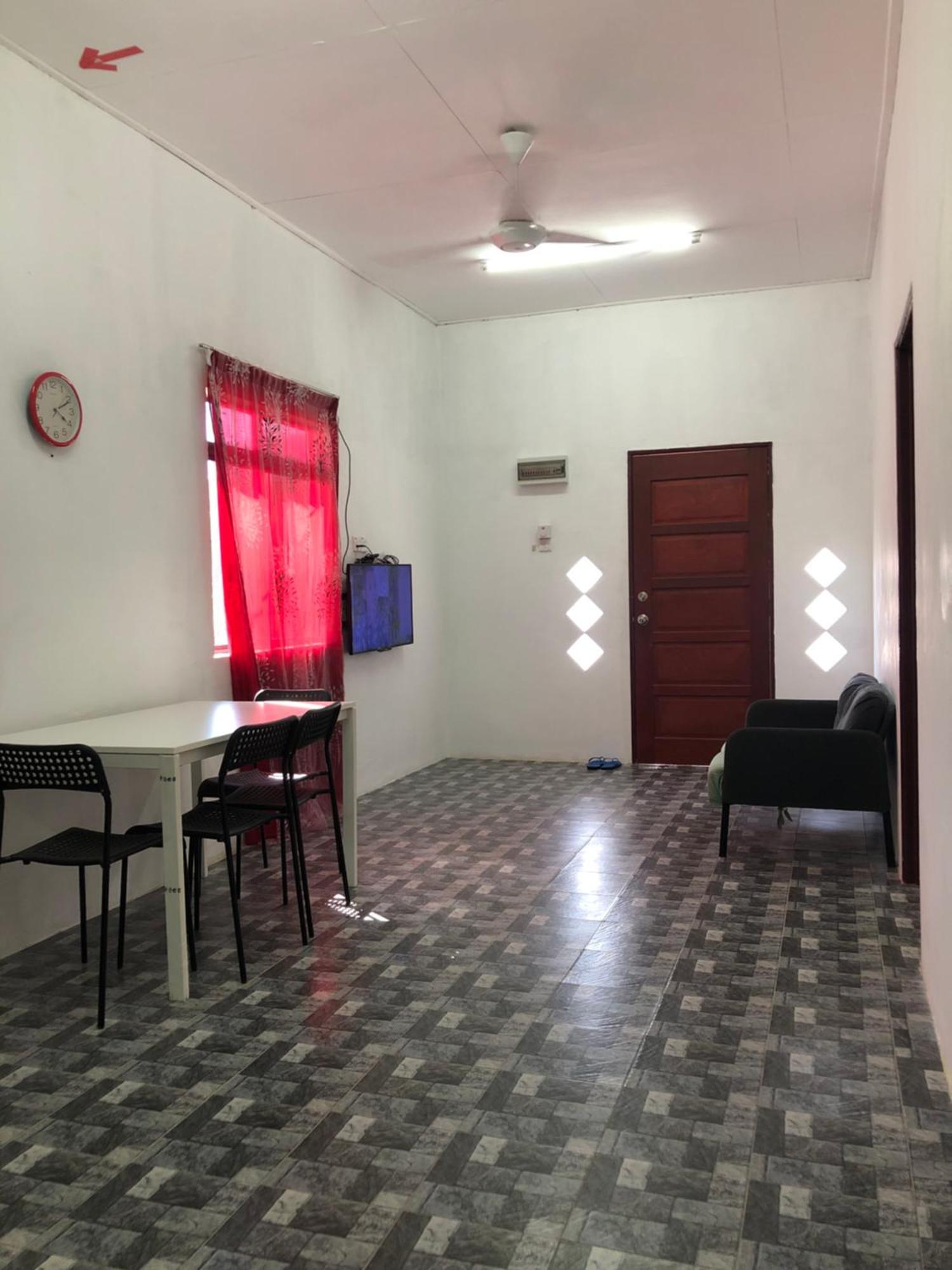 Homestay Idaman B B With 2 Room Aircond 2 Quen Bed And Not Sharing Room -Privacy Куала-Тренгану Экстерьер фото