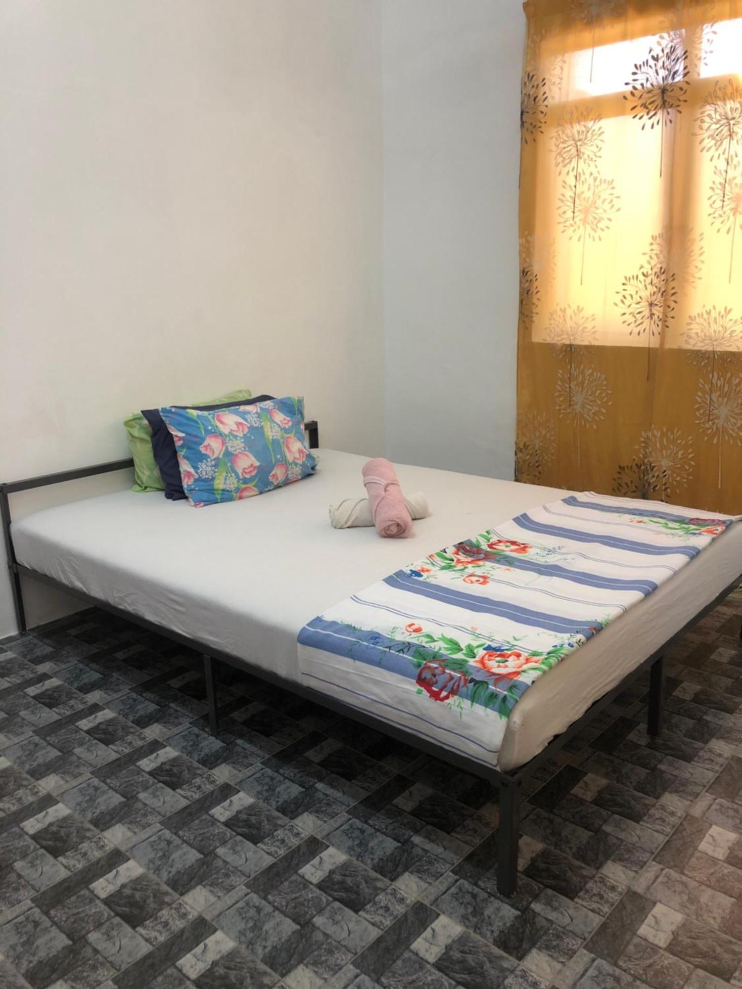 Homestay Idaman B B With 2 Room Aircond 2 Quen Bed And Not Sharing Room -Privacy Куала-Тренгану Экстерьер фото