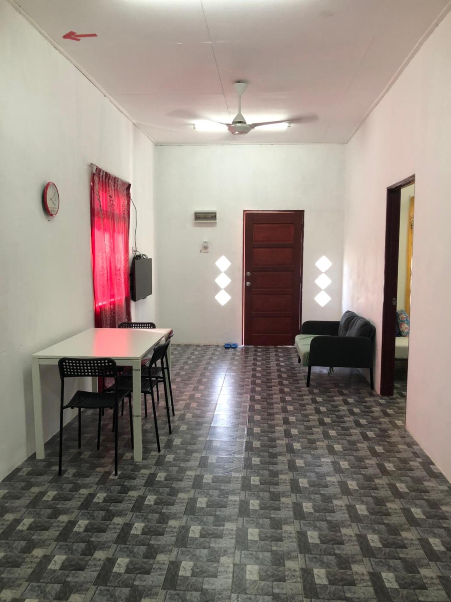 Homestay Idaman B B With 2 Room Aircond 2 Quen Bed And Not Sharing Room -Privacy Куала-Тренгану Экстерьер фото