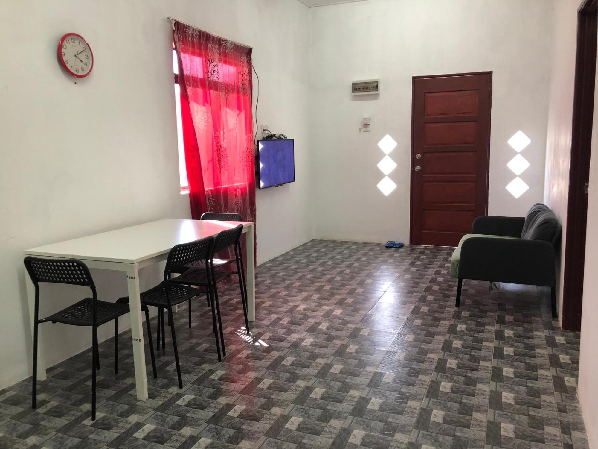 Homestay Idaman B B With 2 Room Aircond 2 Quen Bed And Not Sharing Room -Privacy Куала-Тренгану Экстерьер фото
