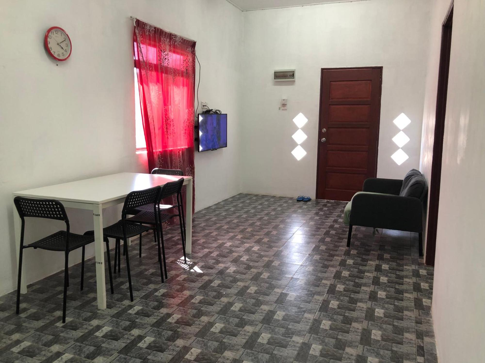 Homestay Idaman B B With 2 Room Aircond 2 Quen Bed And Not Sharing Room -Privacy Куала-Тренгану Экстерьер фото
