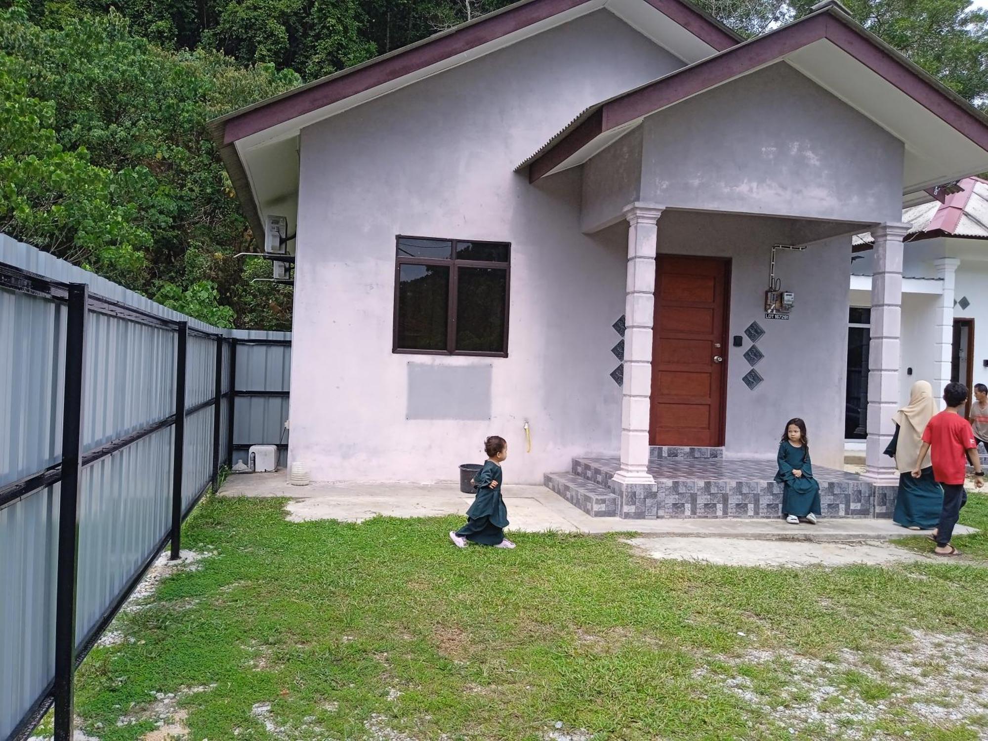 Homestay Idaman B B With 2 Room Aircond 2 Quen Bed And Not Sharing Room -Privacy Куала-Тренгану Экстерьер фото